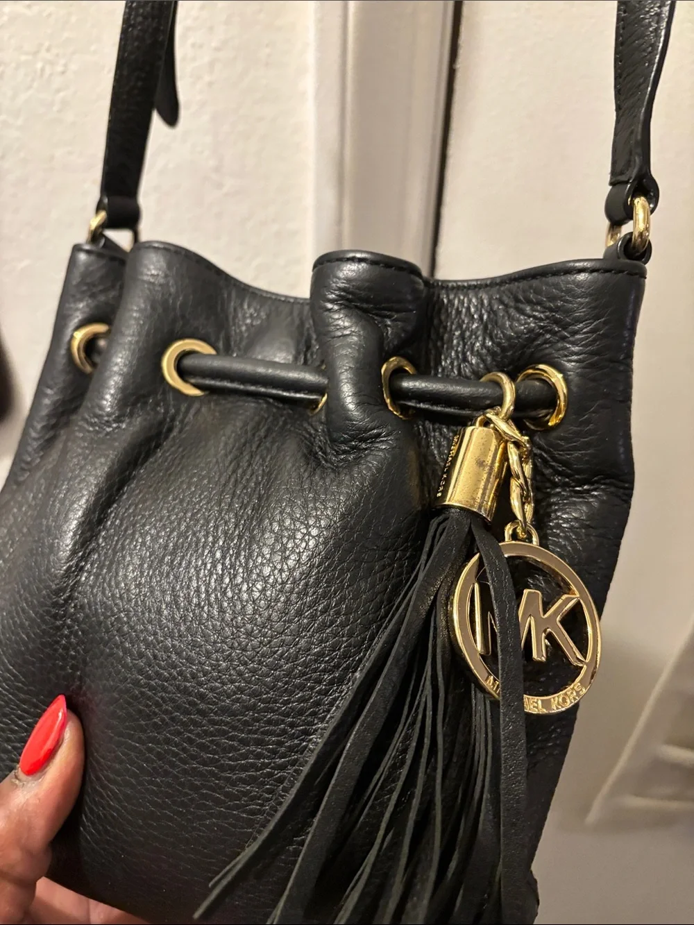 Michael Kors Black Pebbled Leather Messenger Bag with Gold Hardware/#035(6-20-26